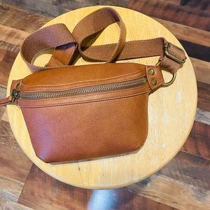 Universal thread Fanny pack bag